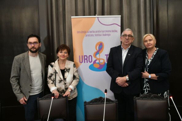 lekari i pacijenti iz udruženja uro takt na konferenciji za medije
