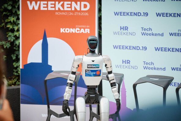 Humanoidni robot tvrtke Abysalto.jpg