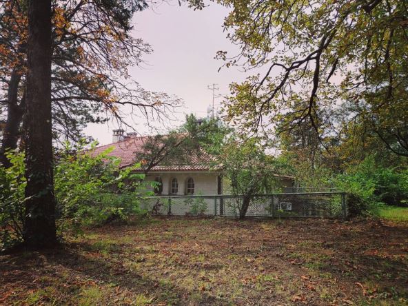 Zgrada nekadašnje kuhinje Kraljevog dvora na Dedinju