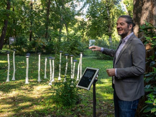 dobrivoje lale erić u botaničkoj bašti, rukovodilac art+science programa