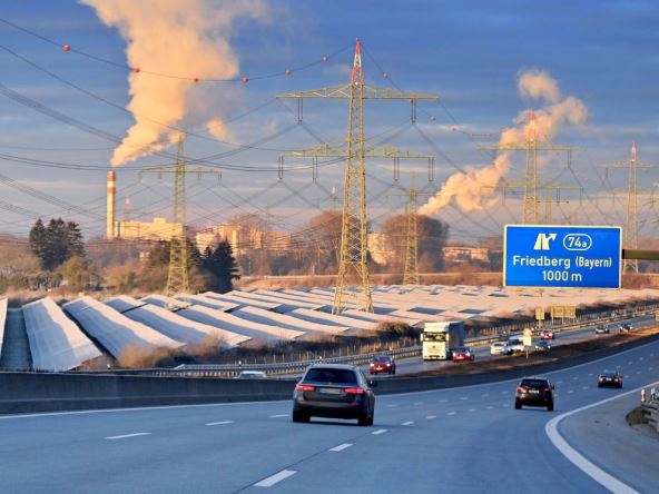 Solarni paneli pored auto-puta u Nemačkoj