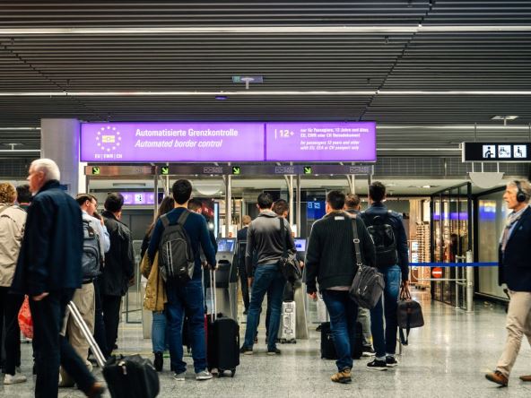 Putnici na aerodromu u Frankfurtu