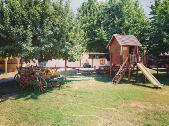 bogatić avlija.jpg