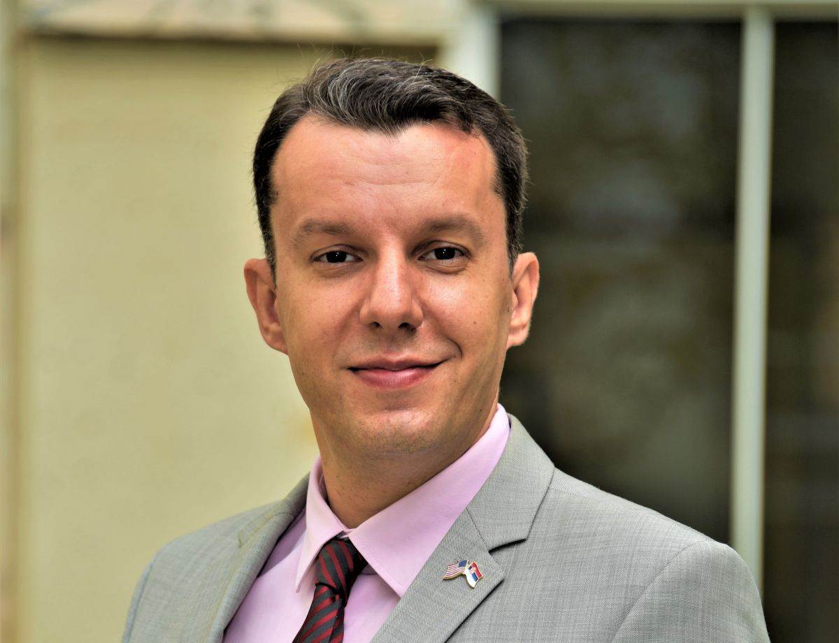 Mag.farm. Pavle Zelić, menadžer za međunarodnu saradnju, evropske integracije i komunikacije u Agenciji za lekove i medicinska sredstva Srbije - ALIMS